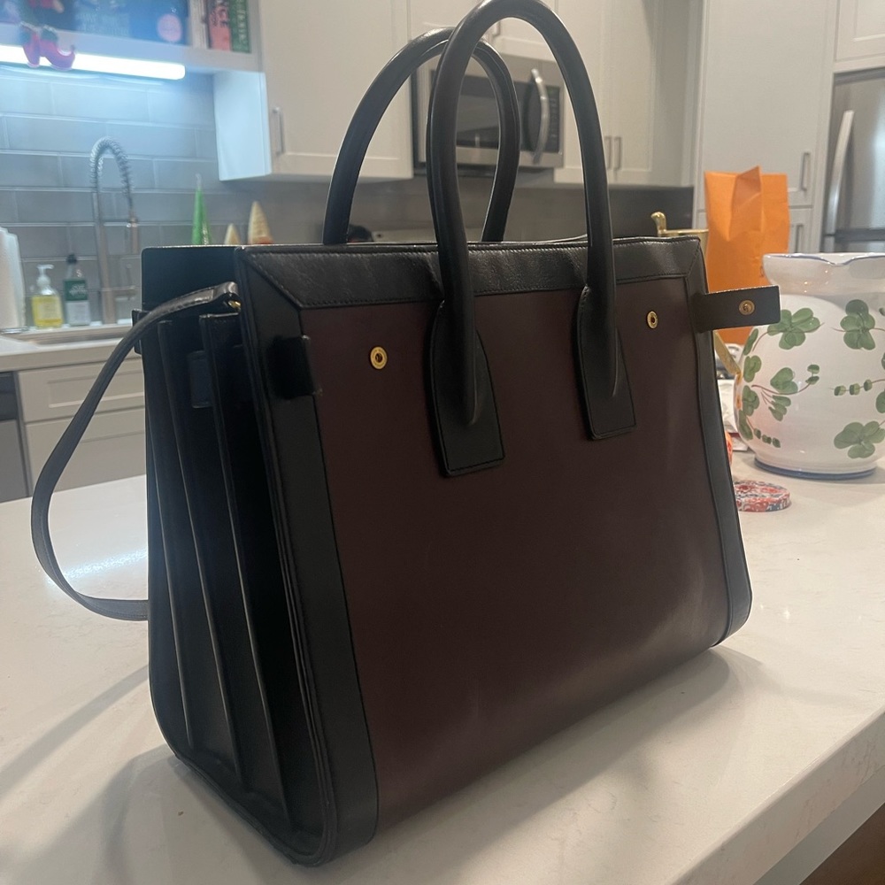 Saint Laurent Classic Sac Du Jour Small Burgundy and Black in smooth leather - Picture 5 of 14